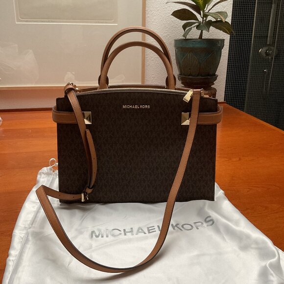 Michael Kors Handbag - New. - Picture 1 of 7